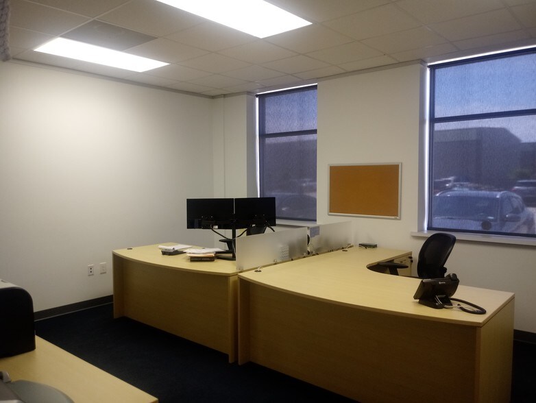 More Photos Of 1427 Vanderwilt Ln, Katy Warehouse For Lease