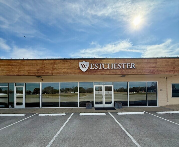 Primary Photo Of 209 Hubbard Dr, Heath Freestanding For Lease