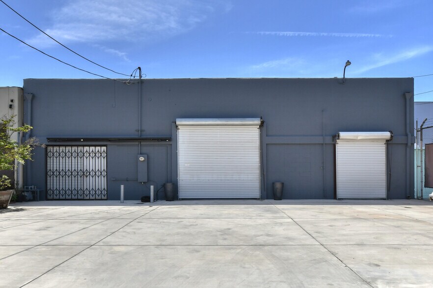 More Photos Of 1738-1740 Cordova St, Los Angeles Showroom For Lease