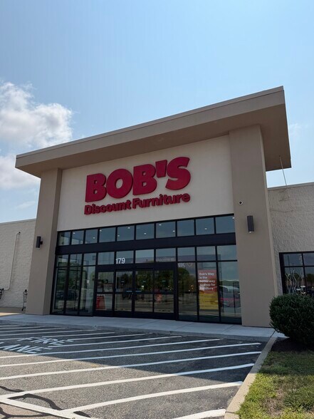 More Photos Of 175 Highland Ave, Seekonk Fast Food For Lease