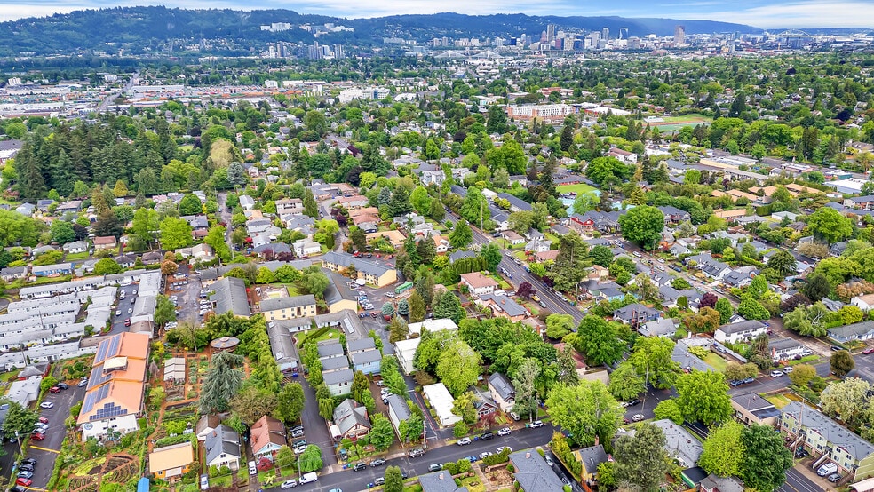 More Photos Of 4147-4153 SE 37th Ave, Portland Apartments For Sale