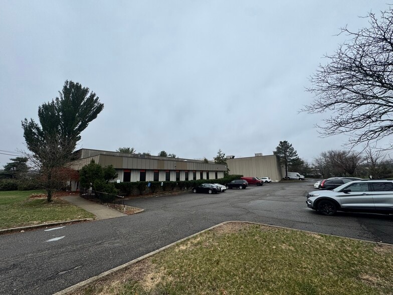 More Photos Of 133 Bauer Dr, Oakland Warehouse For Sale