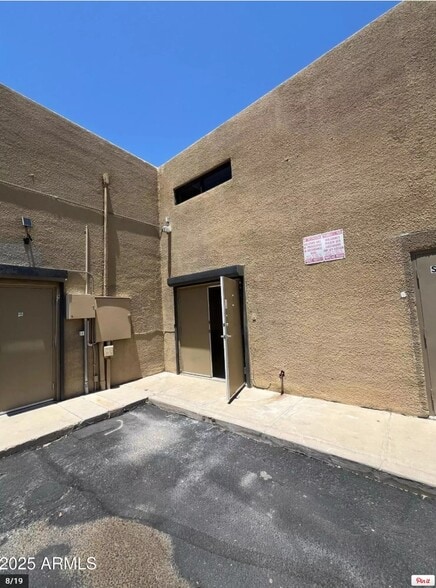 More Photos Of 16835 N Park Pl, Glendale Unknown For Lease