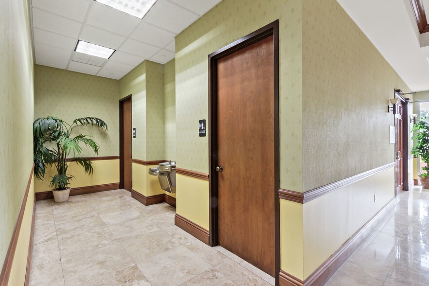 More Photos Of 6250 Coral Ridge Dr, Coral Springs Medical For Lease