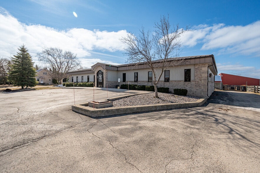 Primary Photo Of 4424 Dickinson Rd, De Pere Office For Lease