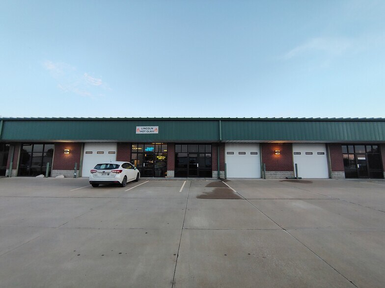 Primary Photo Of 500 W South St, Lincoln Flex For Lease