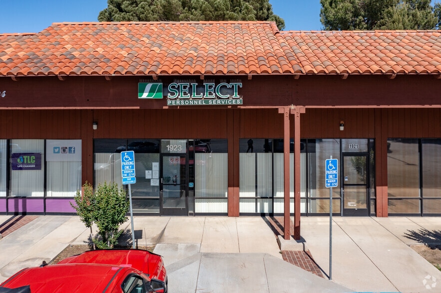 More Photos Of 1915-1989 W Avenue L, Lancaster Unknown For Lease