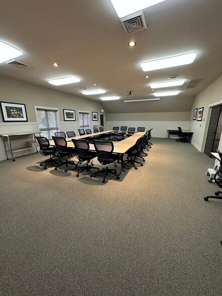 More Photos Of 124 Alpine Cir, Columbia Office For Sale