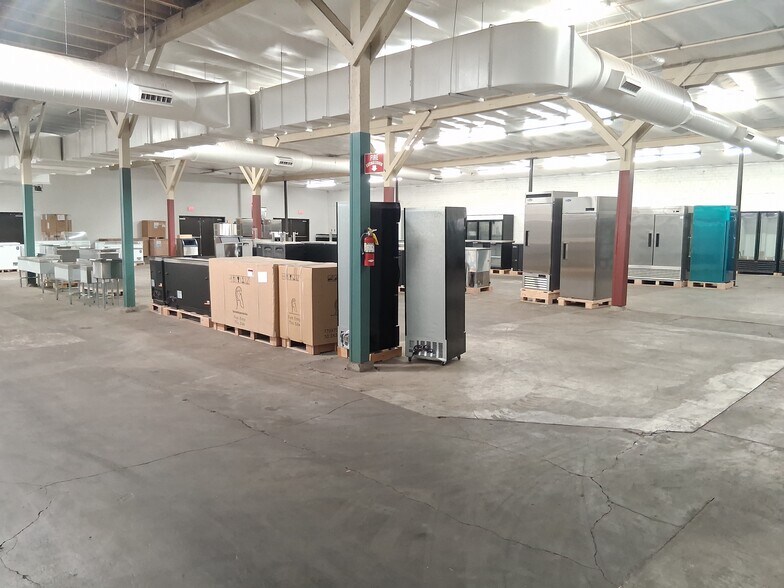 More Photos Of 800 S Morrison Ave, Collinsville Warehouse For Sale
