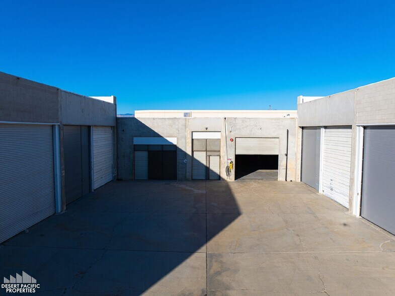 More Photos Of 45585 Commerce St, Indio Warehouse For Sale