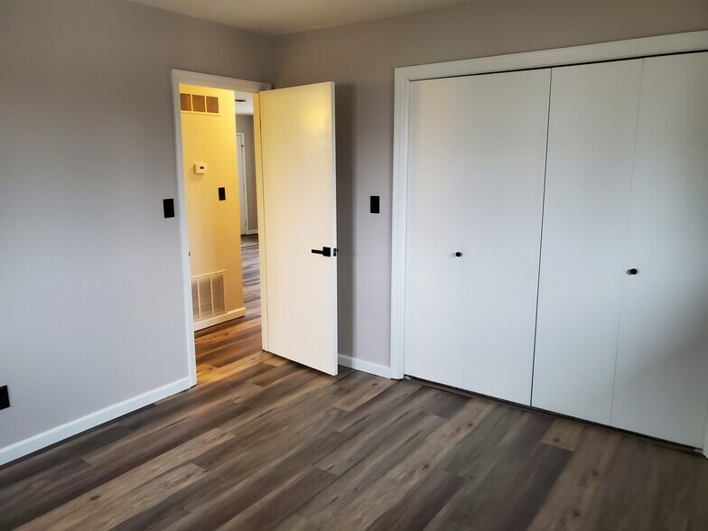 More Photos Of 519 W Superior St, Ottawa Apartments For Sale