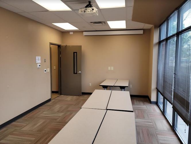 More Photos Of 118 Seaboard Ln, Franklin Freestanding For Lease