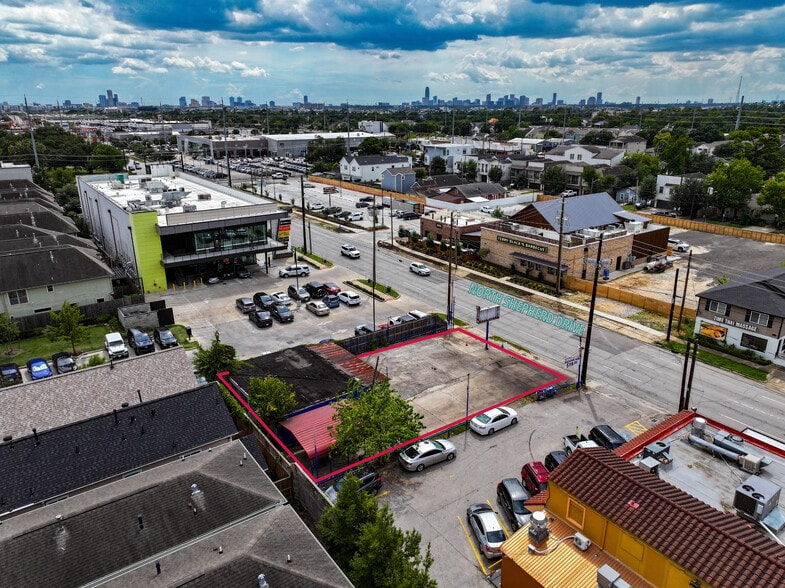 Primary Photo Of 1340 N Shepherd Dr, Houston Land For Sale
