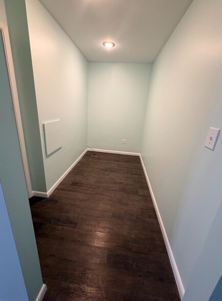 More Photos Of 9046 Goldpark Dr, Hamilton Manufacturing For Lease