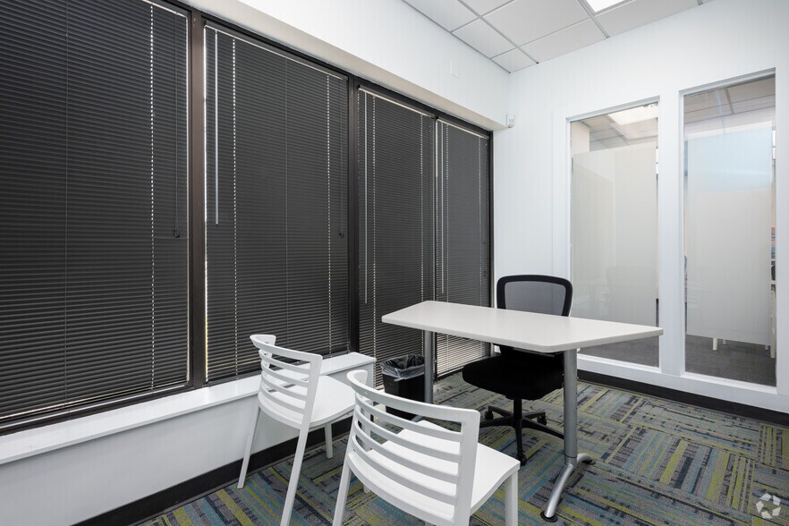 More Photos Of 516 W Friendly Ave, Greensboro Coworking Space