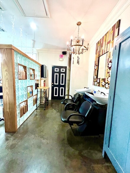 More Photos Of 5537 Canal Blvd, New Orleans Freestanding For Sale