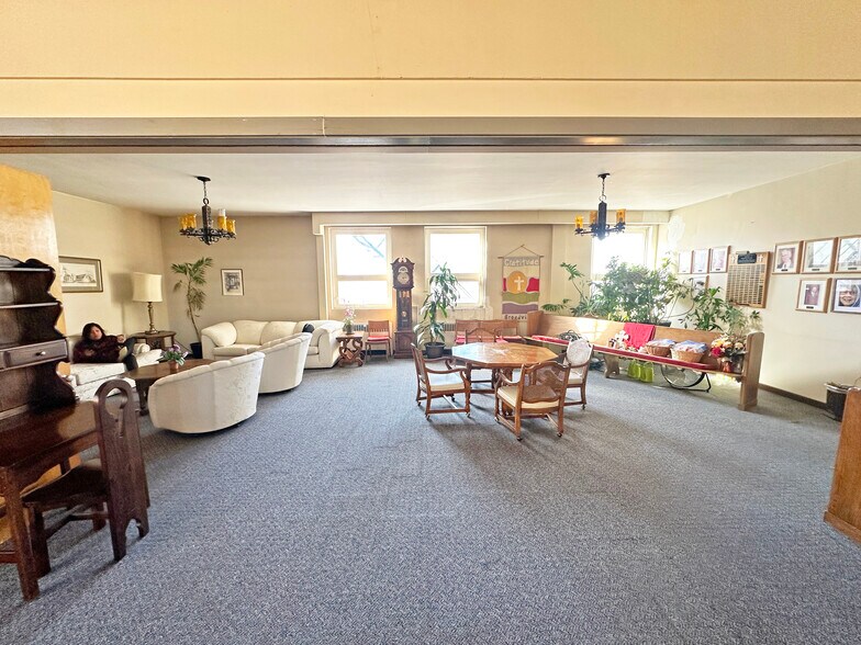 More Photos Of 2000 W Roosevelt Rd, Broadview Religious Facility For Sale