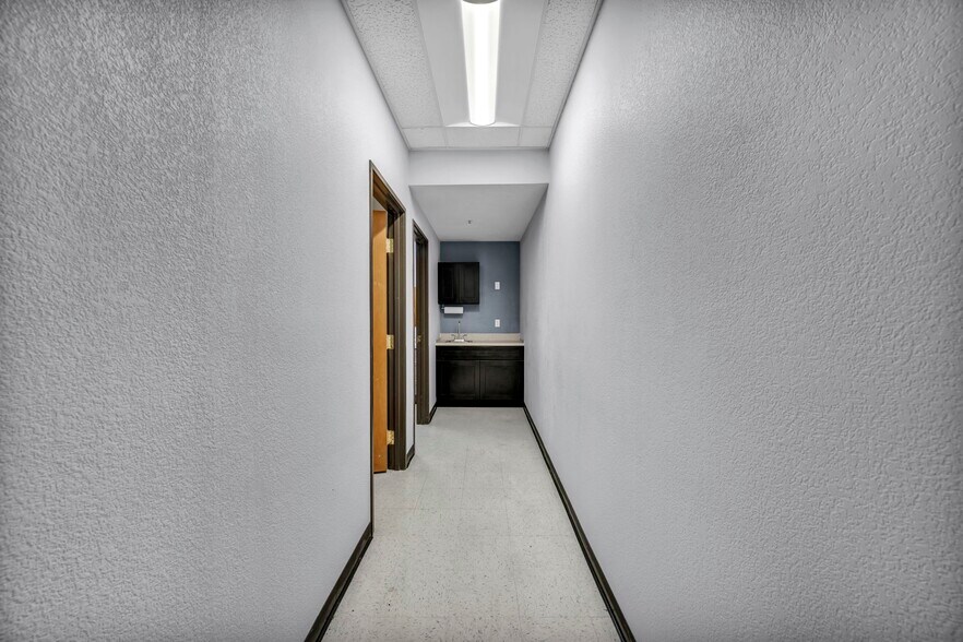 More Photos Of 2245 Meridian Blvd, Minden Showroom For Sale