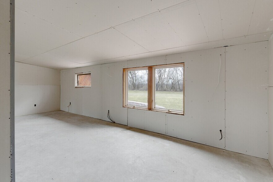 More Photos Of 8621 US Hwy 12, Richmond Bar For Sale