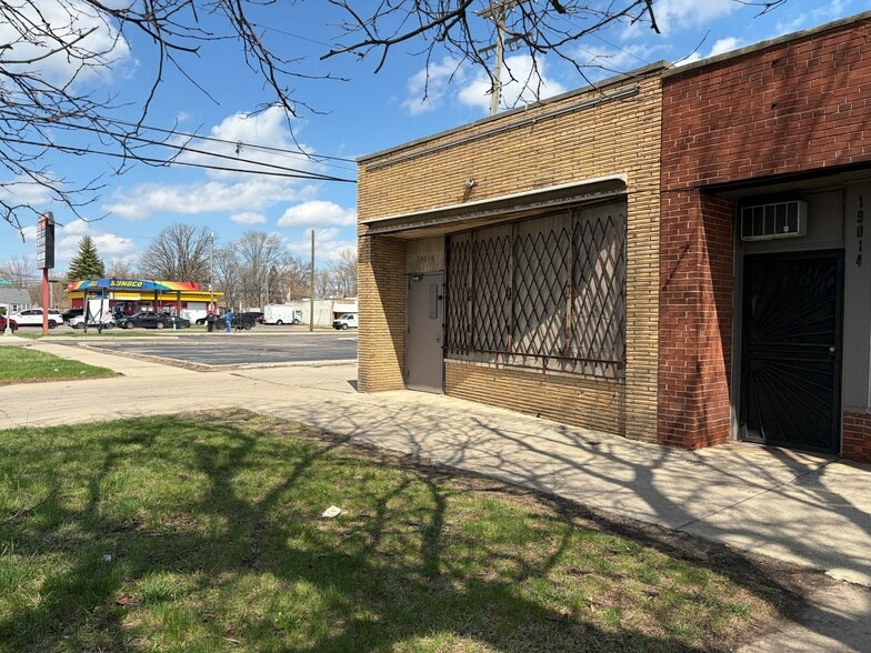 More Photos Of 19018 Hayes St, Detroit General Retail For Sale