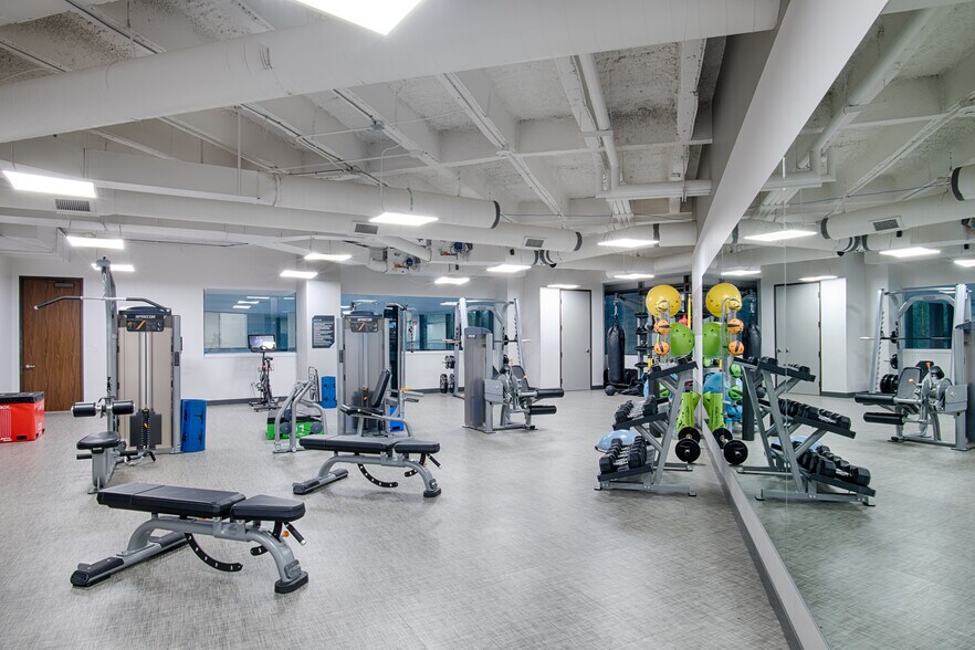 More Photos Of 5710 Lyndon B Johnson Fwy, Dallas Unknown For Lease