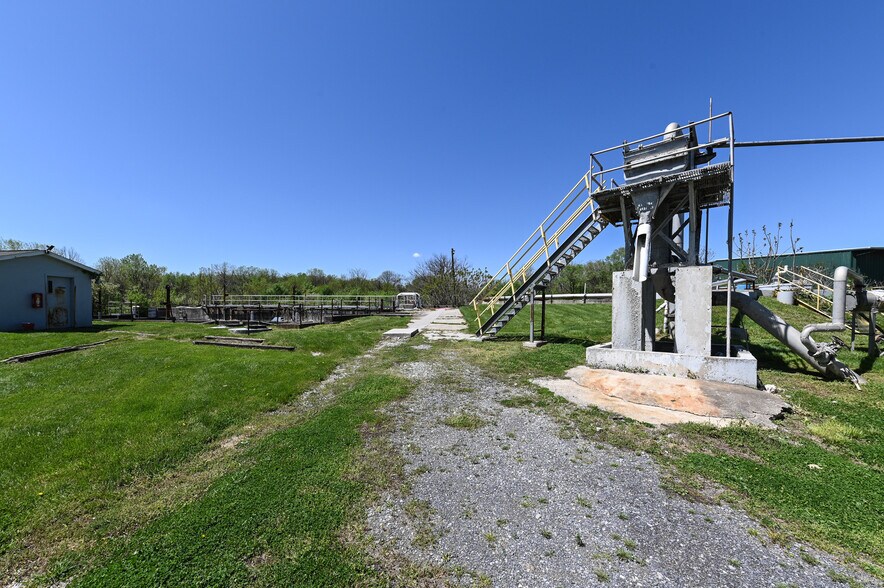 More Photos Of 164 Eyster Rd, Halltown Manufacturing For Sale