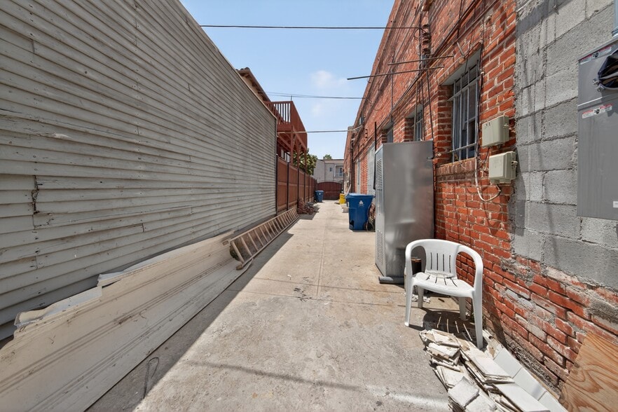 More Photos Of 2916-2927 W Vernon Ave, Los Angeles Storefront Retail Office For Lease