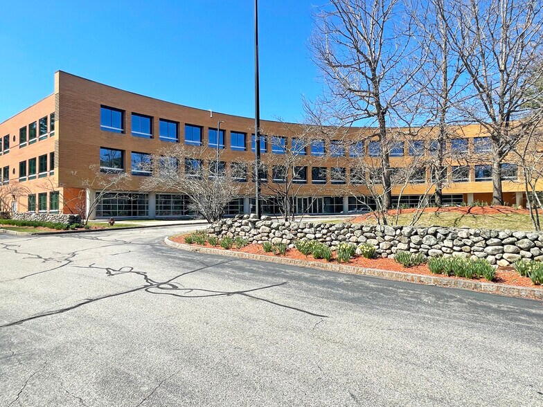 More Photos Of 11 Northeastern Blvd, Salem Office For Lease