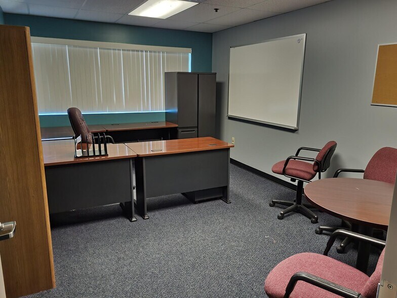More Photos Of 1000 Green River Dr, Fairmont Office For Sale