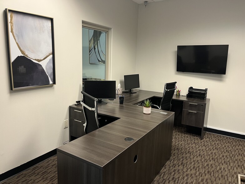 More Photos Of 8707 E Vista Bonita Dr, Scottsdale Office For Lease