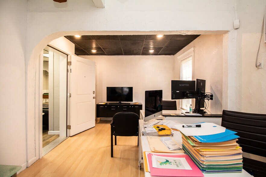 More Photos Of 636 Sunderland Rd, Worcester Freestanding For Lease