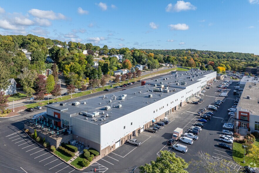 More Photos Of 411 Waverley Oaks Rd, Waltham Light Manufacturing For Lease