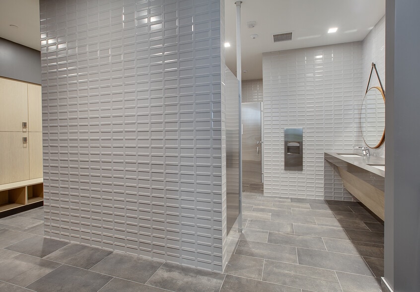More Photos Of 505 N Brand Blvd, Glendale Office For Lease