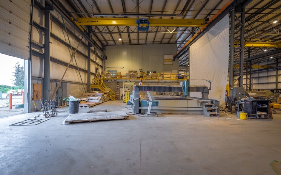 More Photos Of 29781 Fraser Hwy, Abbotsford Warehouse For Lease