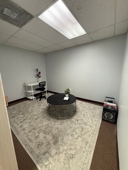 More Photos Of 4707 W Gandy Blvd, Tampa Storefront Retail Office For Lease