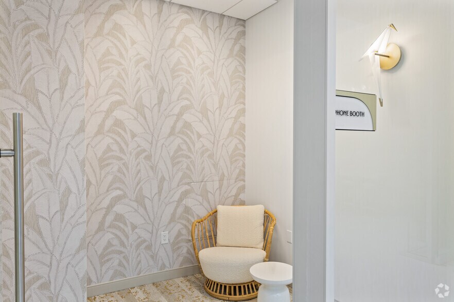 More Photos Of 224 Datura St, West Palm Beach Office For Lease