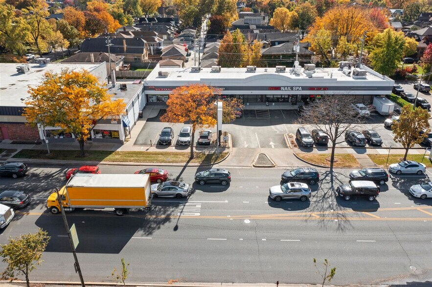 More Photos Of 6301-6405 North Ave, Oak Park Unknown For Lease