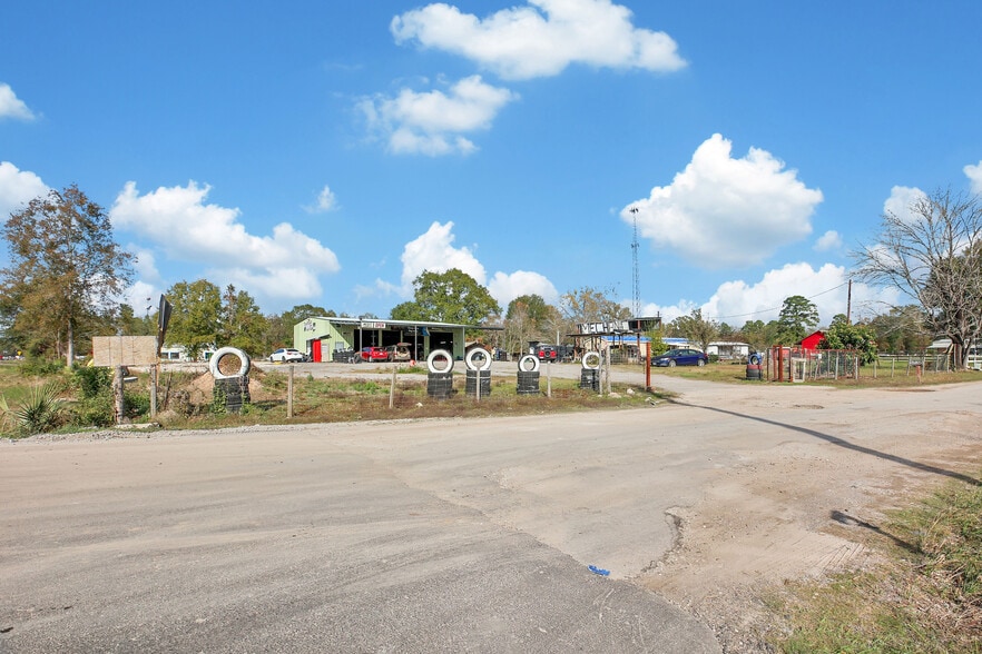 More Photos Of 22725 Lost Lake Dr, New Caney Light Distribution For Sale