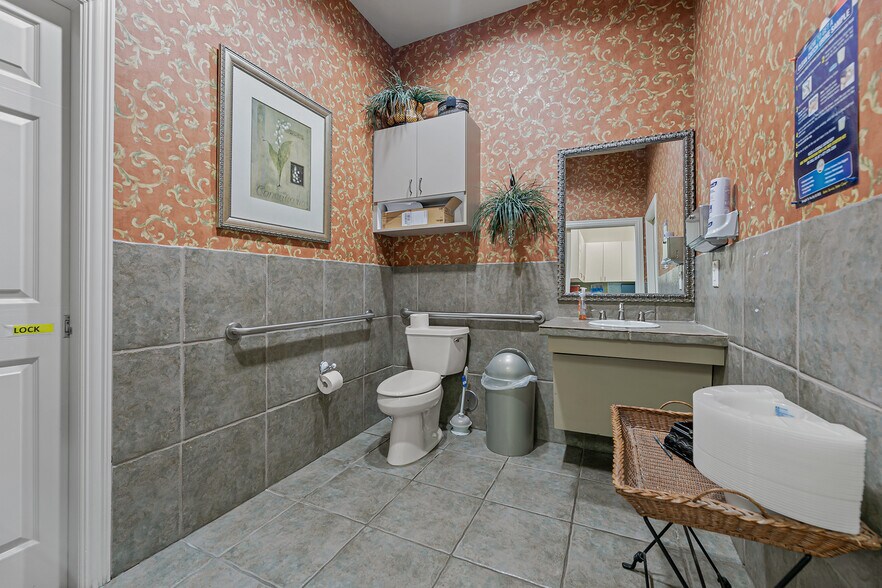 More Photos Of 4501 Medical Center Dr, McKinney Medical For Lease