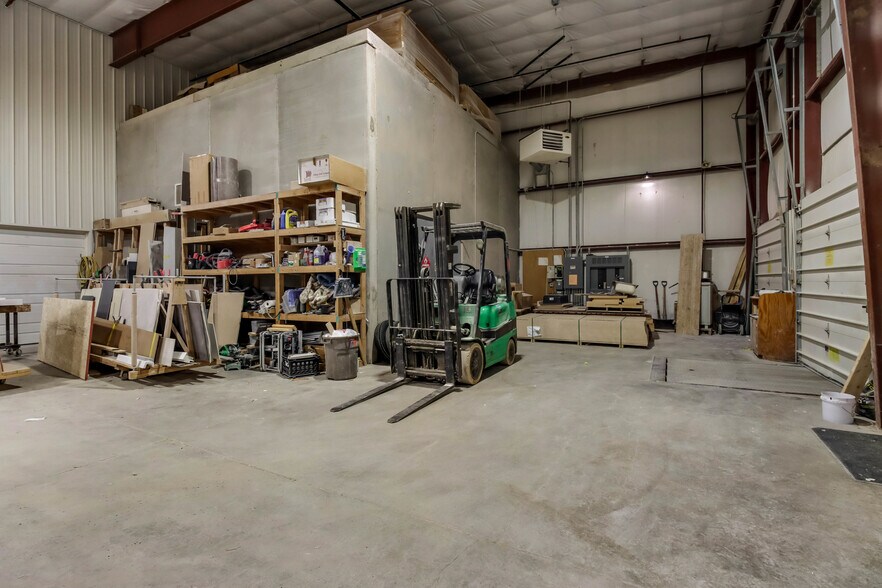 More Photos Of 653 Tower Dr, Cadott Manufacturing For Sale