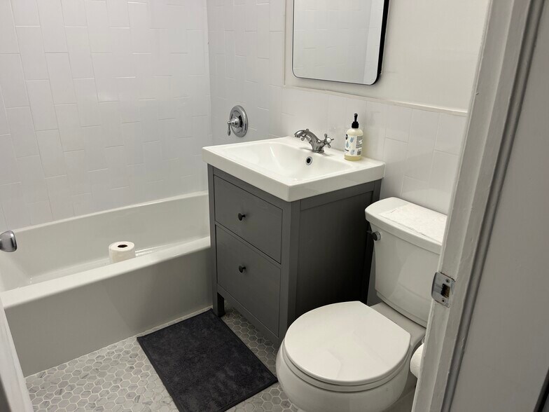 More Photos Of 648 South Dr, Miami Springs Medical For Sale