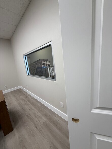 More Photos Of 21627 Rhodes Rd, Spring Warehouse For Lease