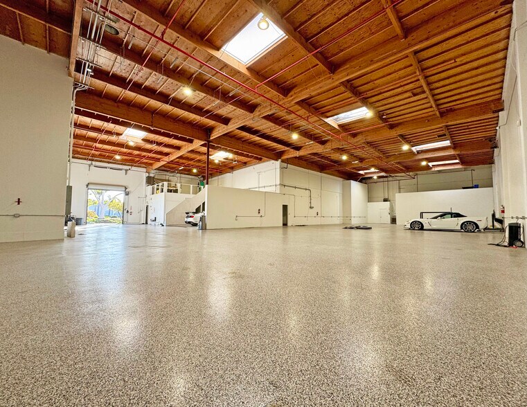 More Photos Of 1025 Cindy Ln, Carpinteria Warehouse For Sale