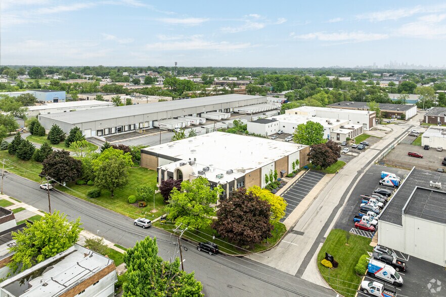More Photos Of 6 Horne Dr, Folcroft Warehouse For Lease
