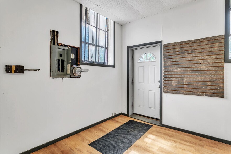 More Photos Of 260 Columbus Ave, Pittsfield Storefront Retail Office For Sale