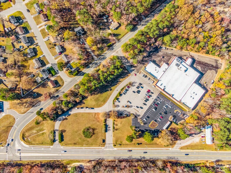 More Photos Of 15700-15710 Jefferson Davis Hwy, Colonial Heights Unknown For Lease