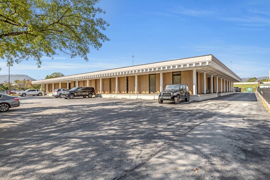 More Photos Of 1001 Carter St, Chattanooga Medical For Lease