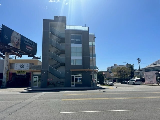 More Photos Of 11588-11590 W Pico Blvd, Los Angeles Apartments For Lease