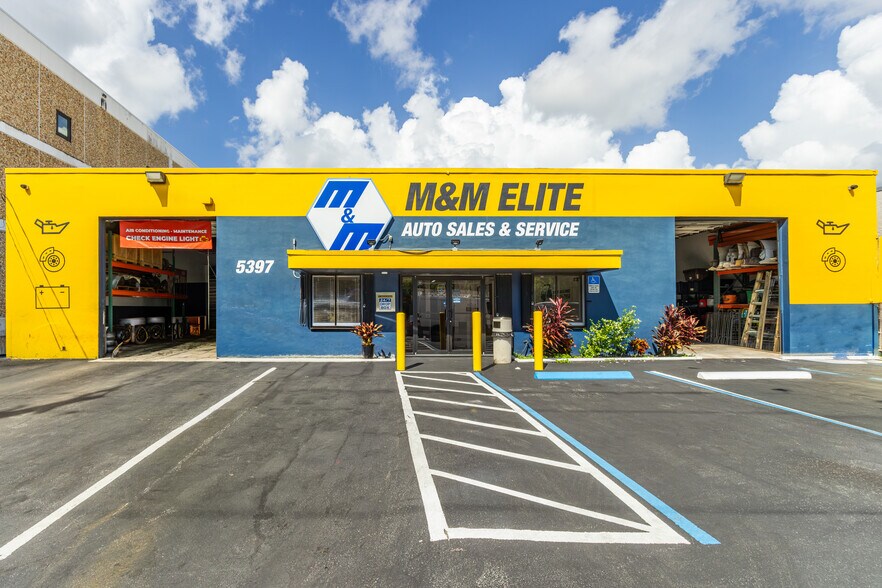 More Photos Of 5397 NE 14th Ave, Fort Lauderdale Service For Sale