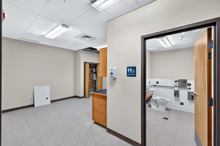 More Photos Of 2208 N Swing Ln, Liberty Lake Medical For Lease